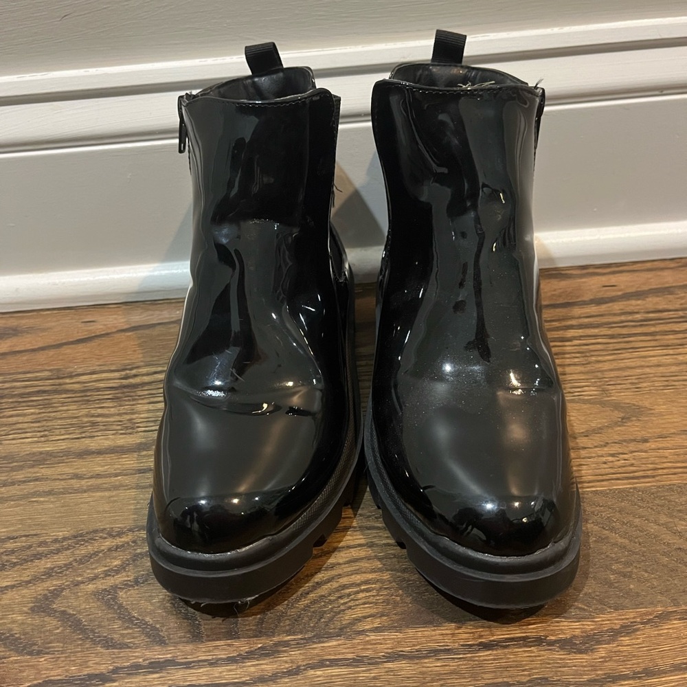 Steve madden patten leather boots